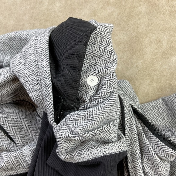Lululemon Asana Jacket Herringbone Long Sleeve Full Zip Thumb Holes Women Sz 6 - Picture 8 of 9